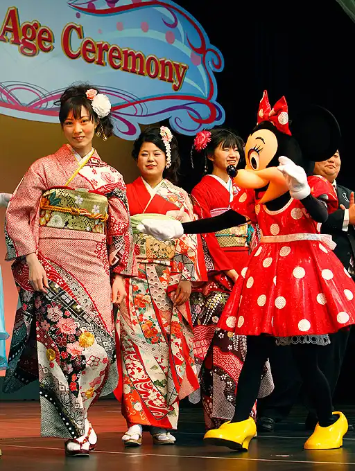 Как празднуют День совершеннолетия в Японии
