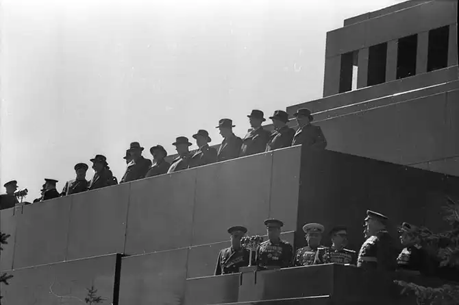 Парад на Красной площади 1 мая 1951 года