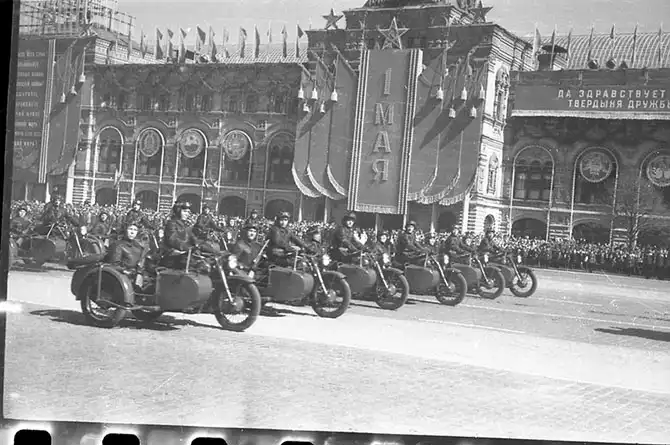 Парад на Красной площади 1 мая 1951 года