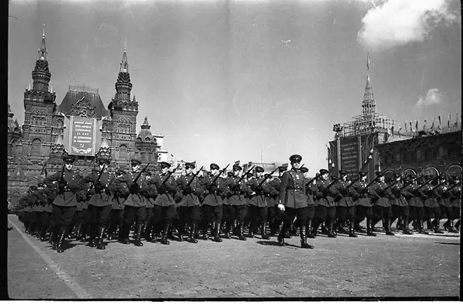 Парад на Красной площади 1 мая 1951 года
