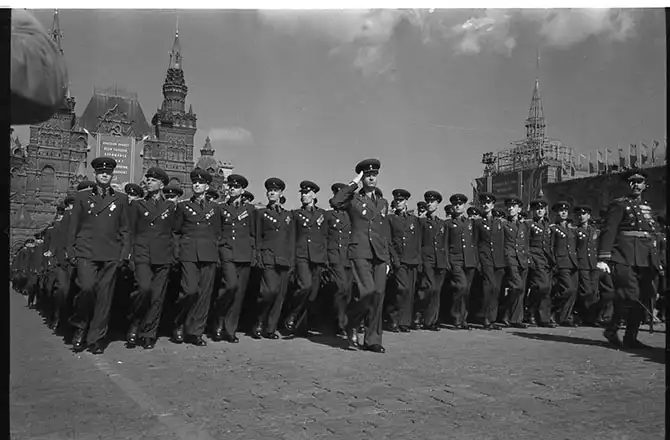Парад на Красной площади 1 мая 1951 года