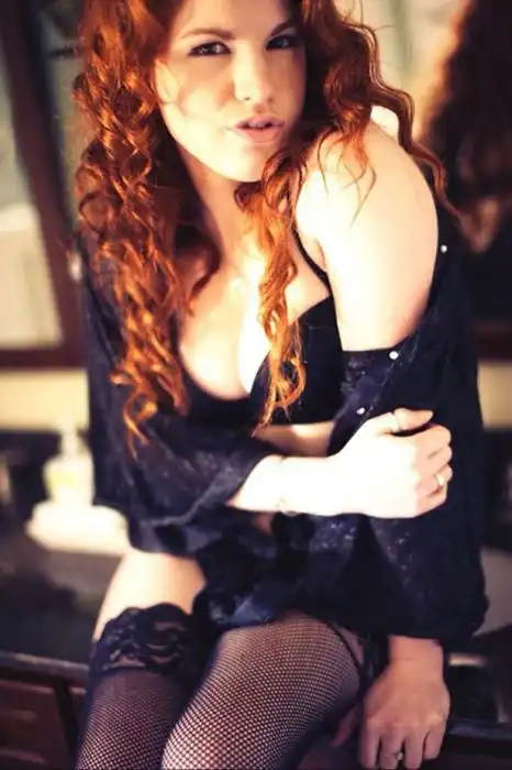 Полуголые девушки из социальных сетей