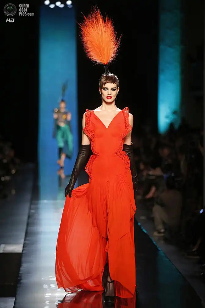 Показы культовых дизайнеров на Неделя высокой моды в Париже (часть 2)