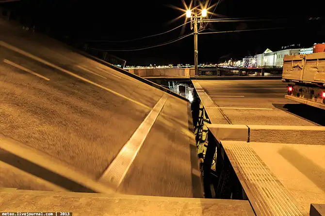 Как устроен Дворцовый мост в Санкт-Петербурге