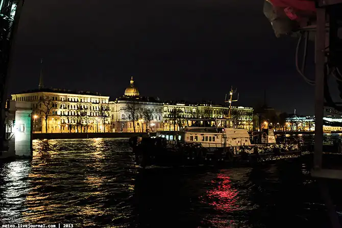 Как устроен Дворцовый мост в Санкт-Петербурге