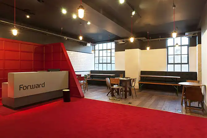 Красочный офис компании Forward в Лондоне