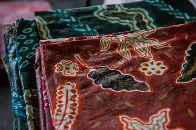 Как делают батик