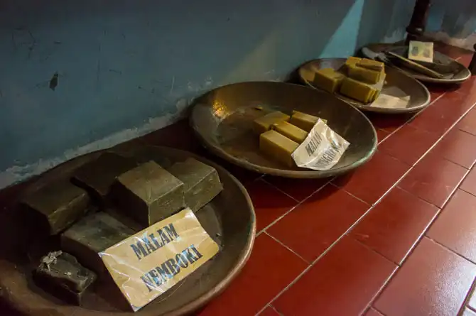 Как делают батик