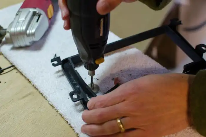 Вставляем планшет в автомобиль