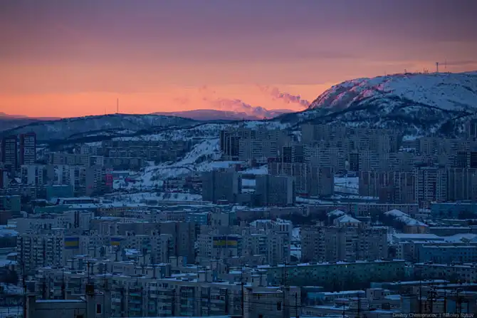 Ночная прогулка по самому крупному промышленному городу Заполярья