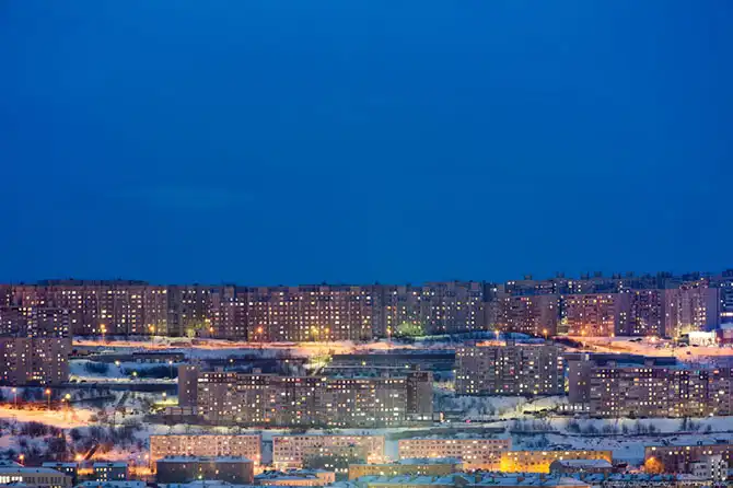 Ночная прогулка по самому крупному промышленному городу Заполярья