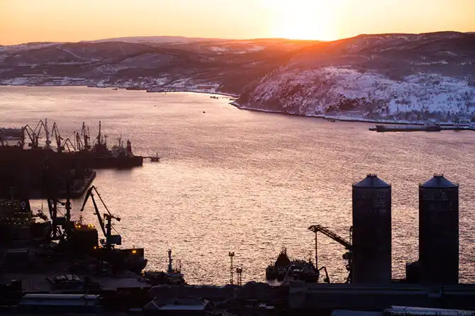 Ночная прогулка по самому крупному промышленному городу Заполярья