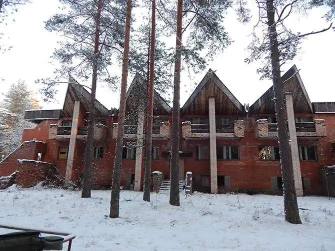 Прогулка по заброшенному детскому лагерю
