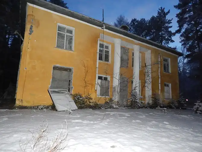 Прогулка по заброшенному детскому лагерю