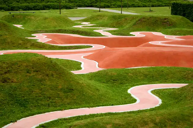 Самые удивительные детские площадки мира