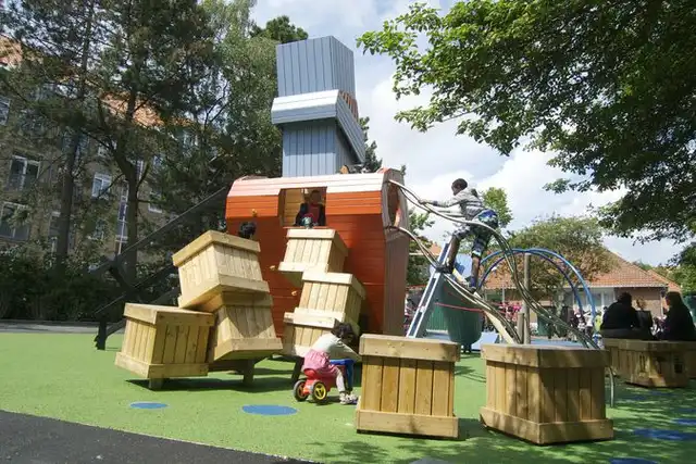 Самые удивительные детские площадки мира