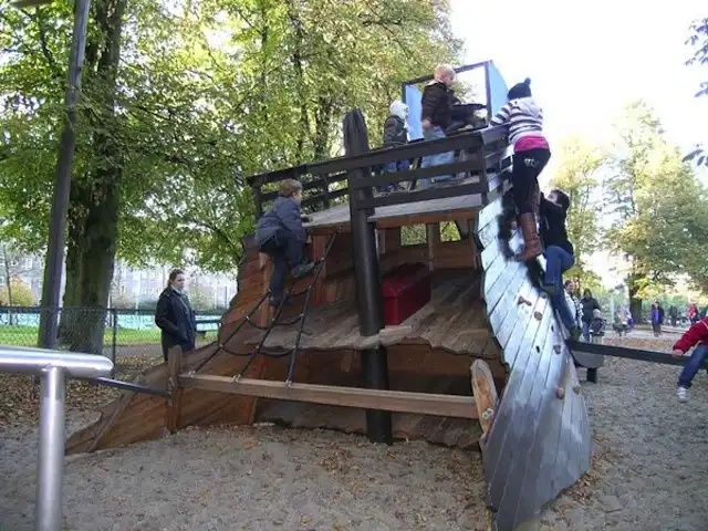 Самые удивительные детские площадки мира