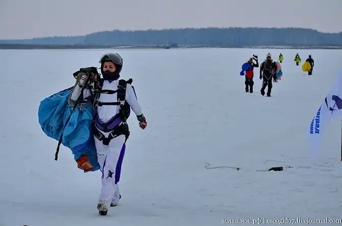 Как парашютисты совершают прыжки