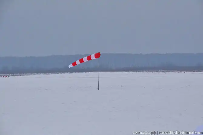 Как парашютисты совершают прыжки