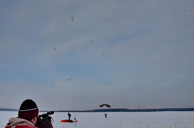 Как парашютисты совершают прыжки