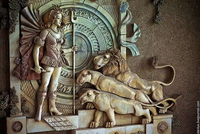 Заброшенный цирк в Кишиневе