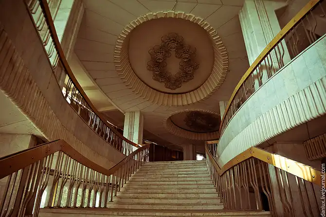 Заброшенный цирк в Кишиневе