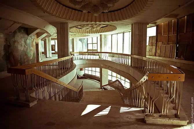 Заброшенный цирк в Кишиневе