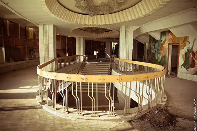 Заброшенный цирк в Кишиневе