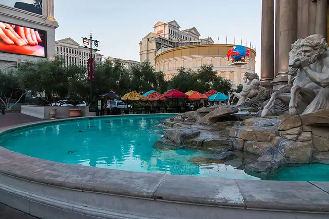 Прогулка по безлюдному Лас-Вегасу