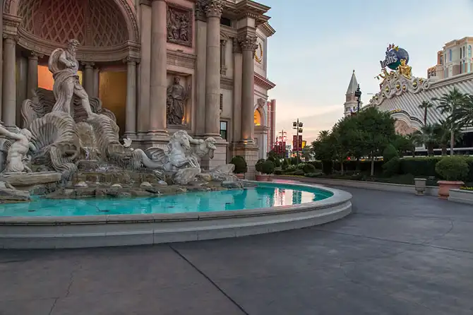 Прогулка по безлюдному Лас-Вегасу