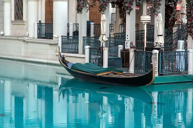 Прогулка по безлюдному Лас-Вегасу