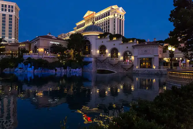 Прогулка по безлюдному Лас-Вегасу