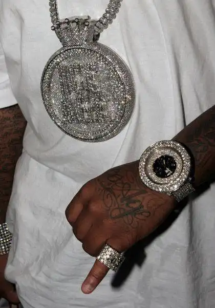 Ребята "умеют" одеться