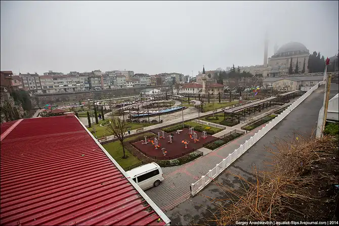 Рестораны, гостиницы, музеи и стадионы, располагающиеся в древних цистернах