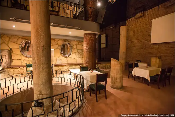 Рестораны, гостиницы, музеи и стадионы, располагающиеся в древних цистернах