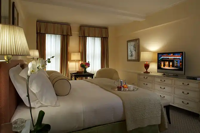 По следам знаменитых женщин мира