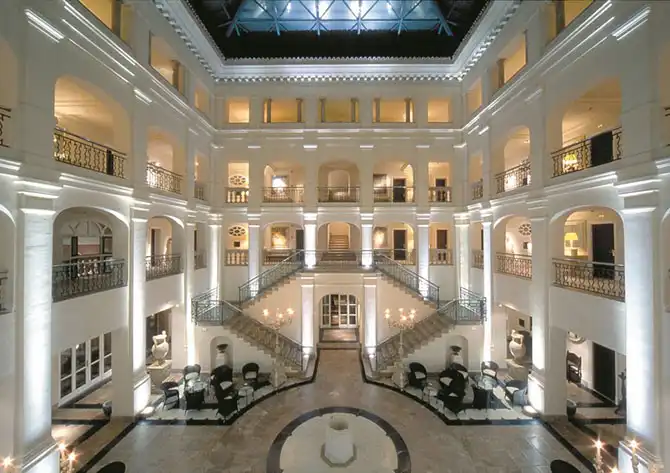 По следам знаменитых женщин мира