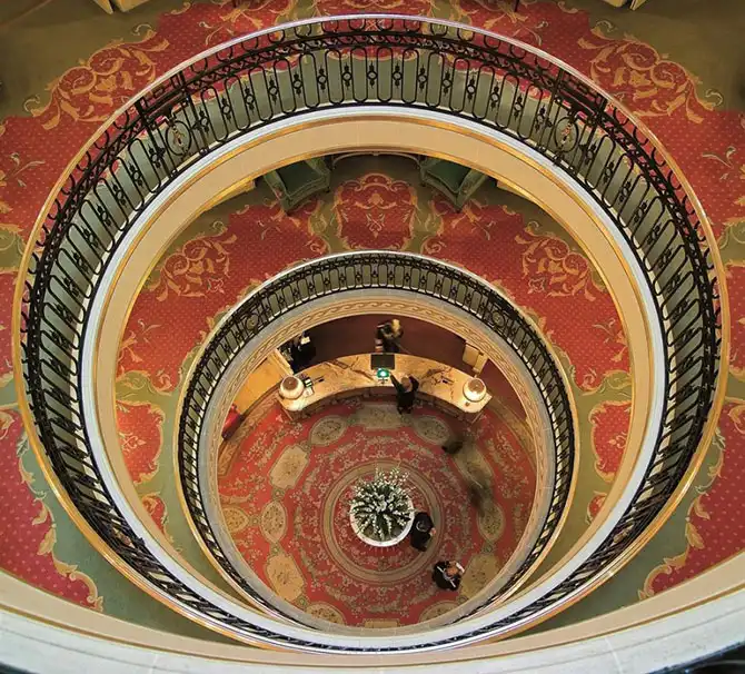 По следам знаменитых женщин мира