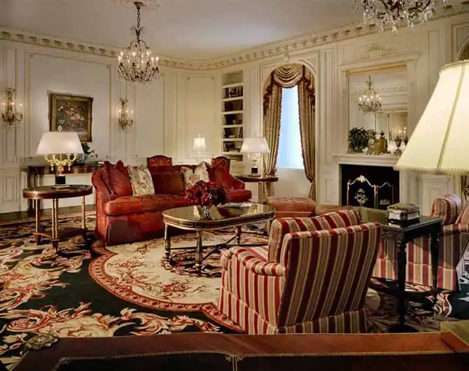 По следам знаменитых женщин мира