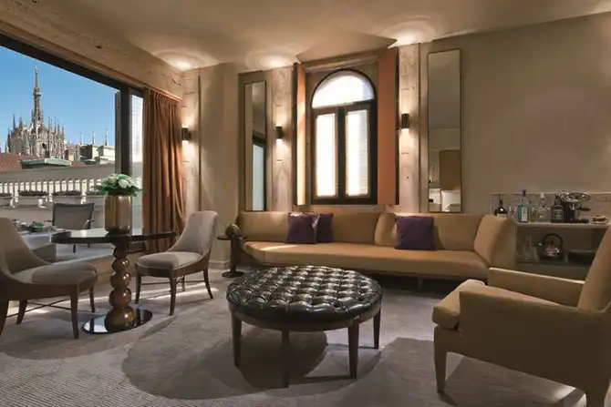 По следам знаменитых женщин мира