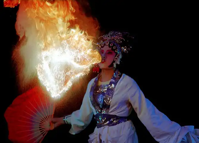 Цвет и сложность китайской оперы