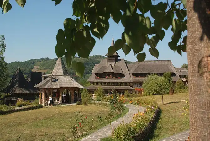 Экскурсия по деревянным церквям Марамуреша