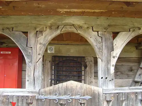 Экскурсия по деревянным церквям Марамуреша