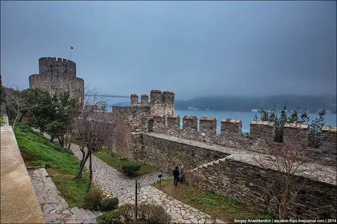 Прогулкой по крепости