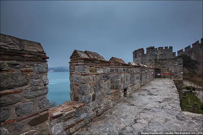 Прогулкой по крепости