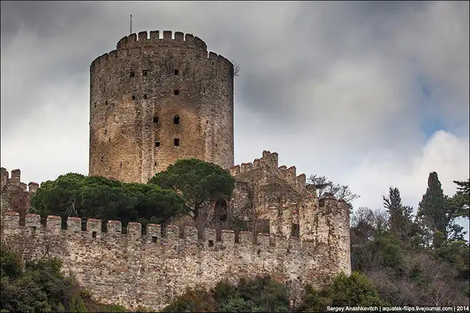 Прогулкой по крепости