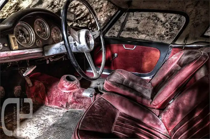 Автопарк ретро автомобилей «Альфа-Ромео» в подземелье