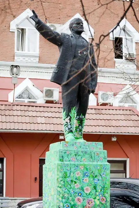 В Саратове зацвел Владимир Ильич