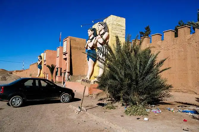 Бутафорский Голливуд и козы на деревьях