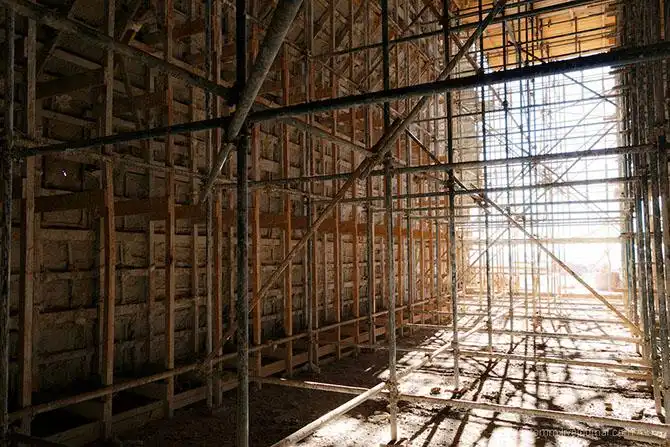 Бутафорский Голливуд и козы на деревьях